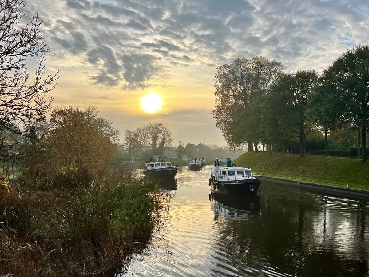 Friesland in het najaar: verrassend mooi vanaf het water afbeelding
